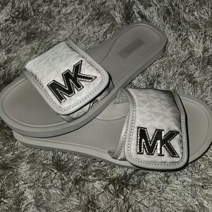 SIZE 7 worn ONCE MK slides